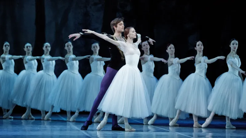 Svetlana Zakharova jako Giselle, Friedemann Vogel jako Vévoda Albert