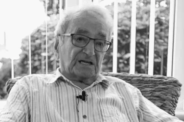 Za druhé světové války bojoval na západní frontě, byl u obléhání Dunkerku. Ervín Hoida zemřel ve věku 105 let