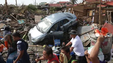 Následky tajfunu Haiyan ve filipínském Taclobanu