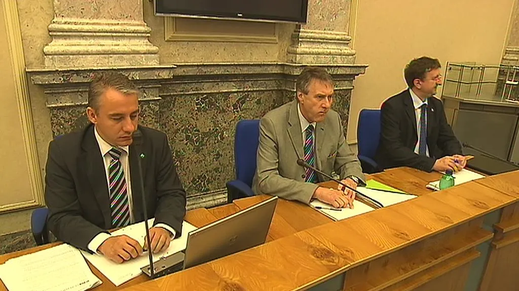 Jednání tripartity