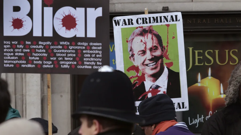 Britský protest proti Tonymu Blairovi