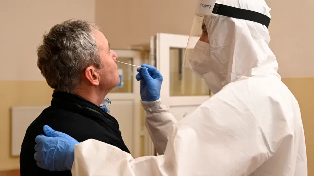 Slovenská policie zastavila stíhání některých kroků státu za covidu-19