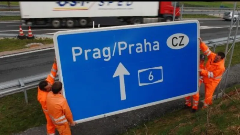 Události: Německá vláda schválila zpoplatnění dálnic