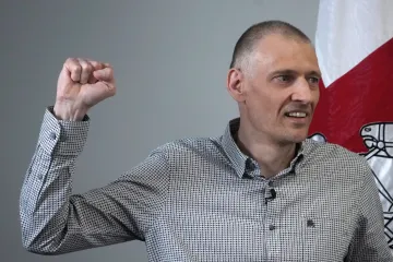 Jen dvě lžičky kaše denně. Lídr běloruské opozice popsal věznění