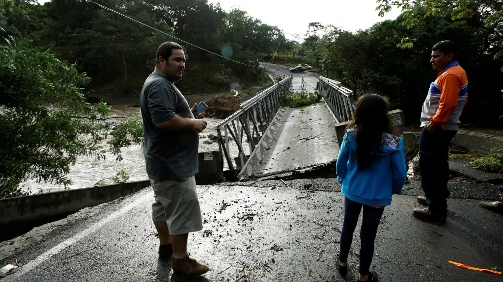 Následky hurikánu Otto v Kostarice