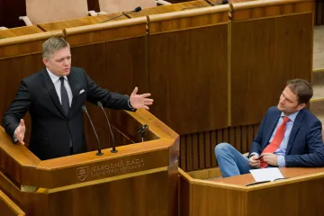 K předčasným volbám dovedly Slovensko roky vládního chaosu. Nahrály Ficovi a extremistům