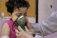 V syrském městě Dúmá došlo údajně k útoku chemickými zbraněmi, záchranáři hlásí 70 mrtvých