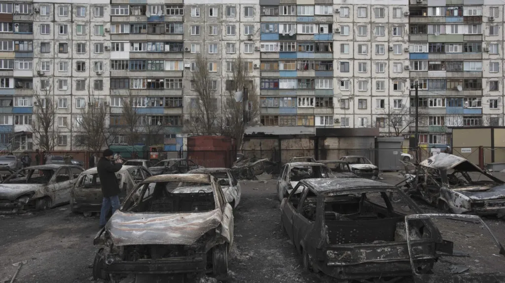 Ostřelovaný Mariupol