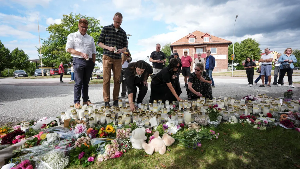 Pieta ve švédské Fagerstě po útoku mečem ve škole