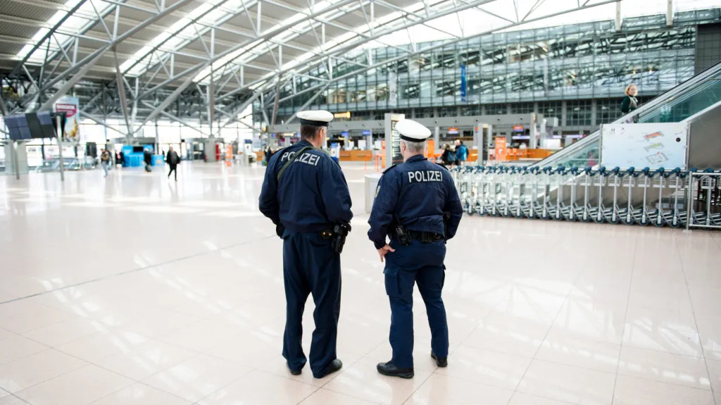 Policie na hamburském letišti