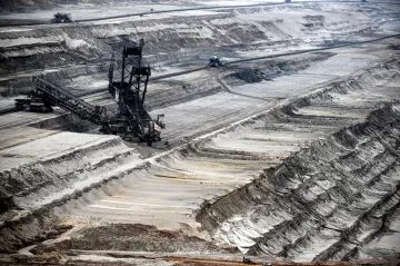 Máme tři roky na odklon od fosilních paliv. Jinak hrozí rychlé oteplování, varuje nová zpráva IPCC