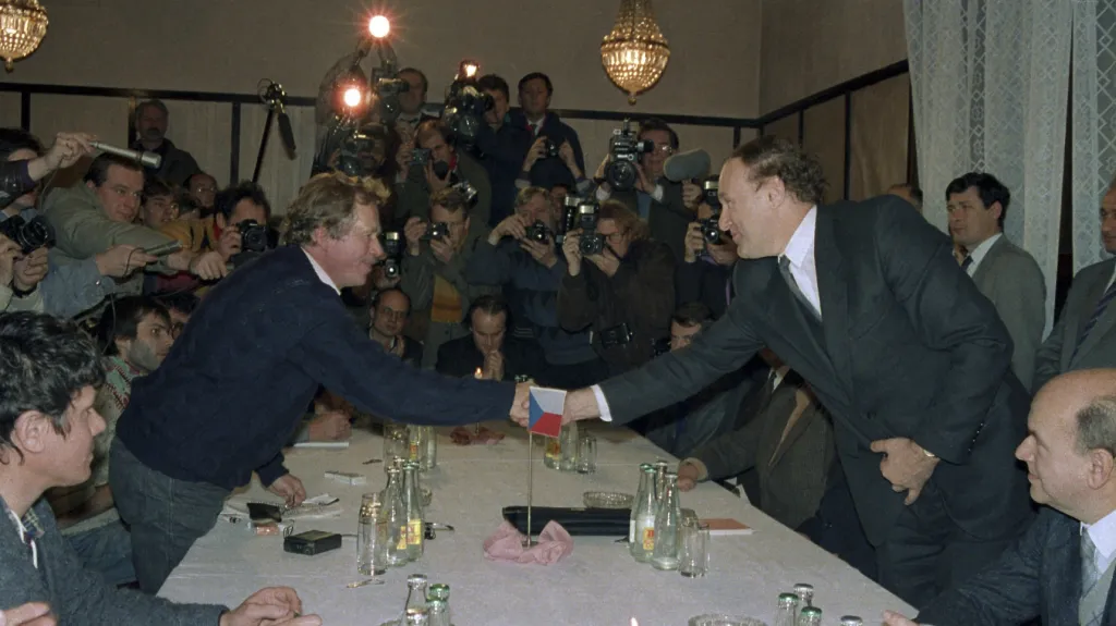 Jednání  ÚV Národní fronty s Občanským fórem, listopad 1989