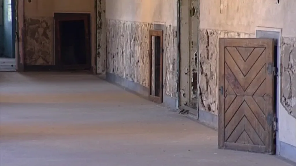 Loucký klášter musí zůstat sloužit veřejnému zájmu