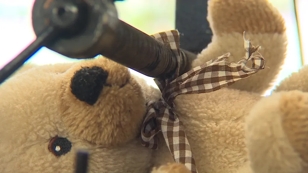 Plyšové hračky musí vydržet kroucení, tahání i trhání