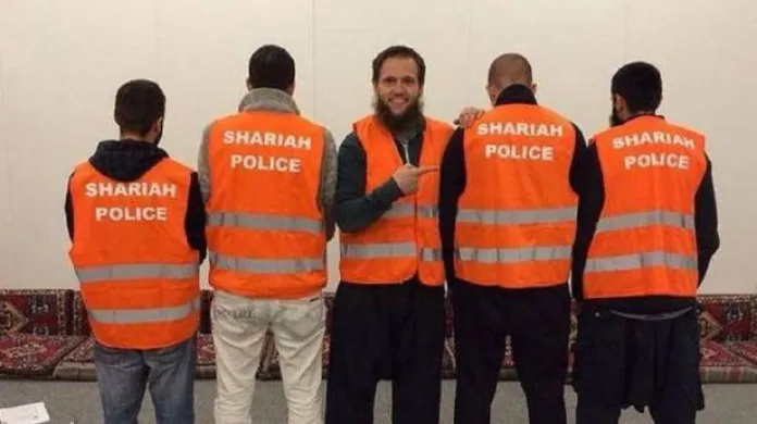 Islamistům v uniformě hrozí obvinění