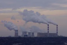 Někteří Poláci kvůli růstu cen přecházejí na hnědé uhlí. To ale víc znečišťuje ovzduší