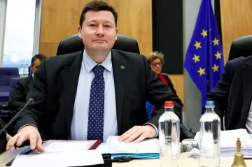 Odchod šedé eminence Bruselu. Selmayr se stal tajemníkem Komise během pár minut, postup vzbudil pochyby