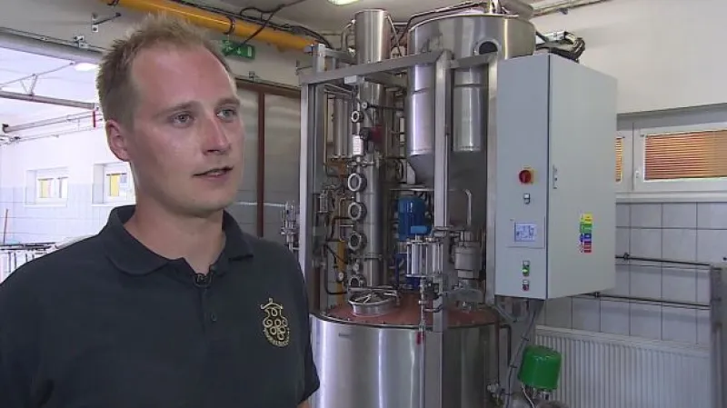 Vedoucí pálenice Lukáš Valíček o destilaci