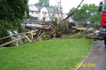 Lidé poslali desetitisíce DMS na protipovodňovou pomoc