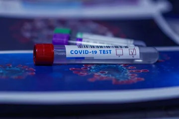 Soudkyně, která musela skončit kvůli podvodu s testem na covid, uspěla s dovoláním