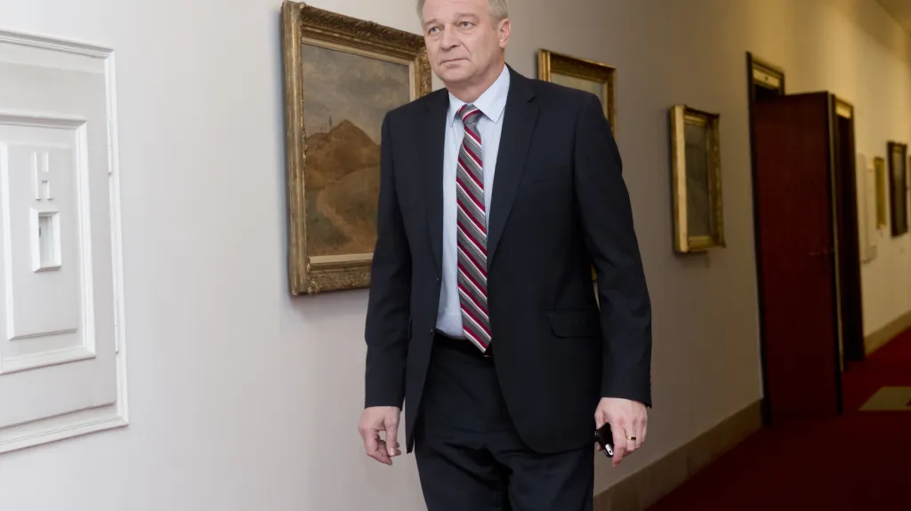 Vlastimil Picek byl ministr obrany od března 2013 do ledna 2014