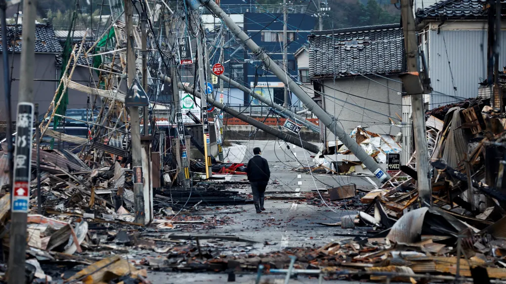 Následky zemětřesení v japonském městě Wadžima