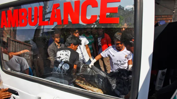 Nepálští záchranáři
