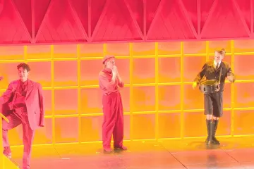 Moskevské divadlo nastudovalo protiválečnou hru. „Když nás zakážou, tak nás zakážou,“ říká režisér