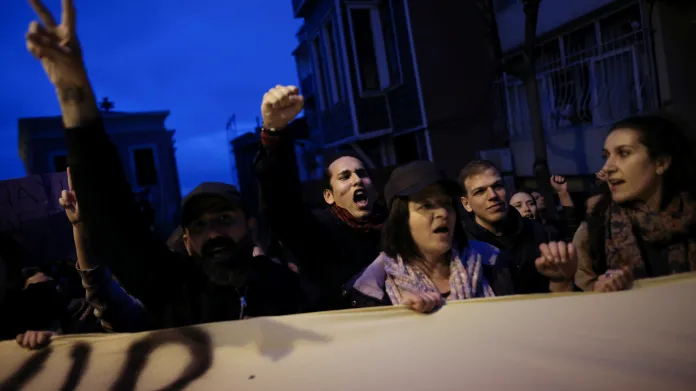 Demonstrace v Istanbulu na nesouhlas s výsledkem referenda