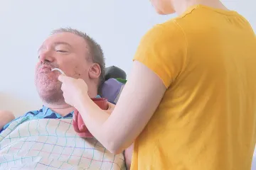 Na plnohodnotný život handicapovaných je i nejvyšší podpora málo. Asistenta zajistí jen na pár hodin denně