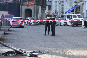 Útočník v Amsterdamu pobodal nejméně pět lidí, policie ho zadržela