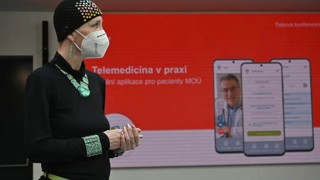 Pacientka Sabina E. vysvětluje přínosy aplikace