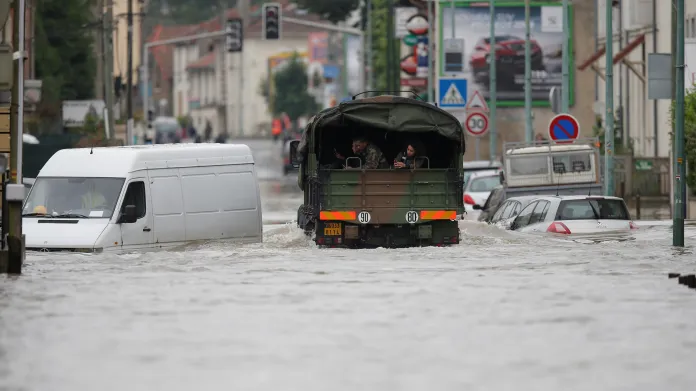 Události: V Paříži je kvůli povodním omezená doprava