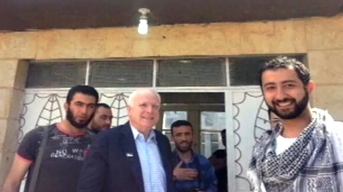John McCain na schůzce se syrskými rebely