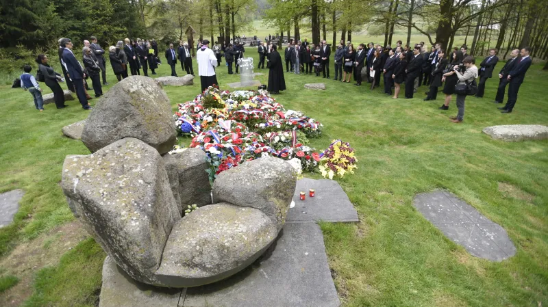 Pietní akt v Letech