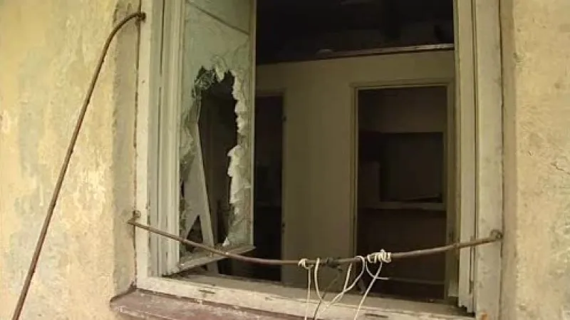 Zdevastovaný dům na brněnské ulici Dornych