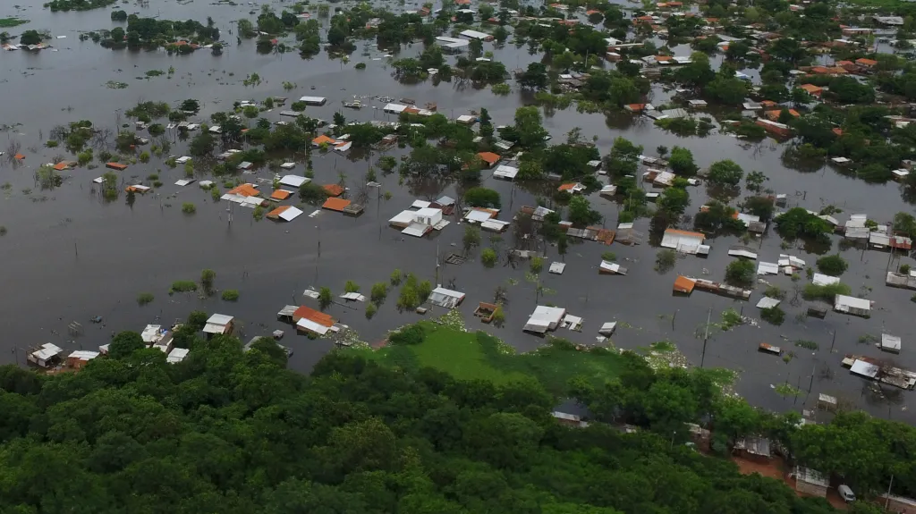 Hlavní město Paraguaye Asunción pod vodou