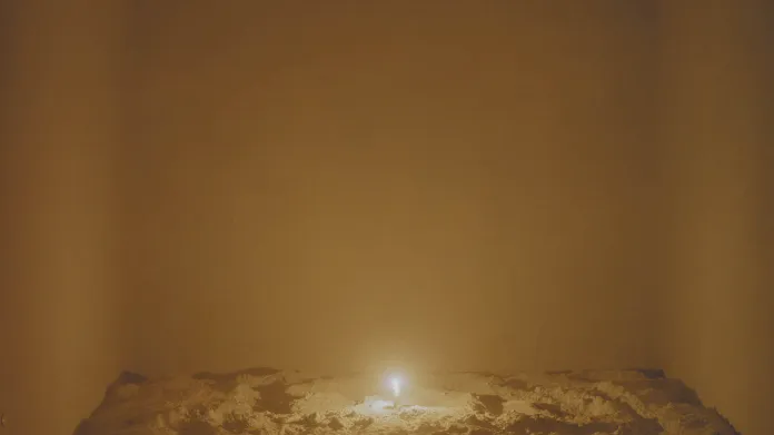 Cildo Meireles / Volatile, 1980