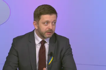 Rakušan navrhne v Bruselu, aby EU přestala udělovat Rusům víza