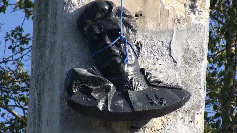 Odstranění pomníku sovětského generála Ivana Čerňachovského