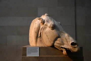 Řecku se zajídá večeře v Britském muzeu, sochy z Parthenónu chce zpět