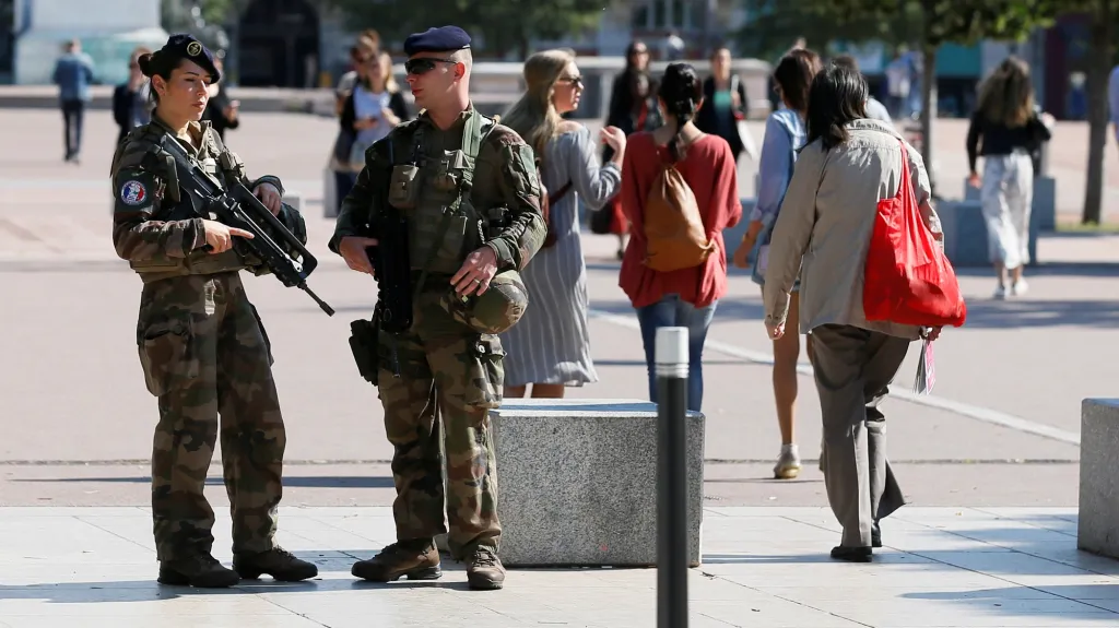 Armáda dohlíží v Lyonu na bezpečnost v ulicích