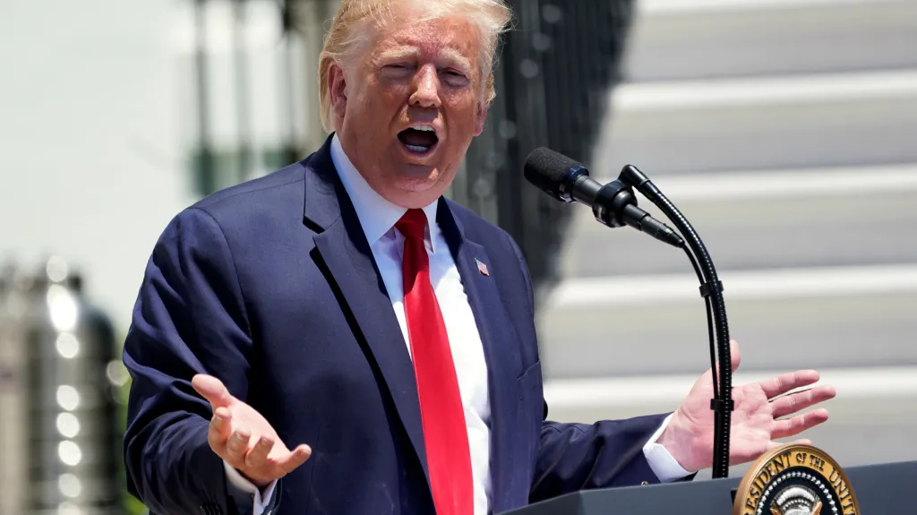 Donald Trump žádá omluvu od čtveřice kongresmanek