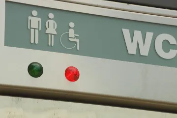 Nemají jistotu, že se na ně dostanou. Handicapované trápí nedostatek veřejných WC