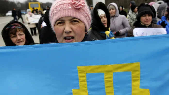 Protest krymských Tatarů proti ruské anexi