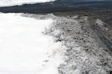 Zimní počasí prozatím ustane, meteorologové naopak varují před povodněmi či ledovkou