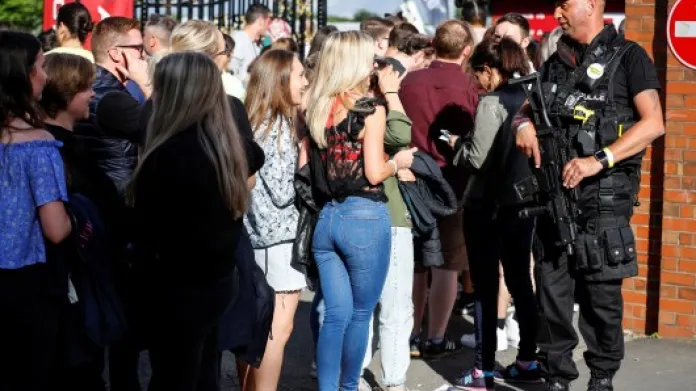 Desetitisíce lidí dorazily na koncert pro oběti útoku v Manchesteru