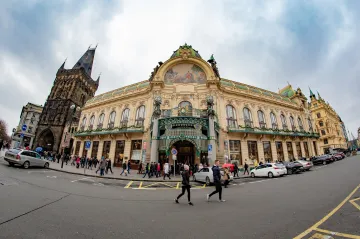 Obecní dům měl ukázat, co Češi dovedou. Nelíbil se ale výčepníkům ani moderním architektům