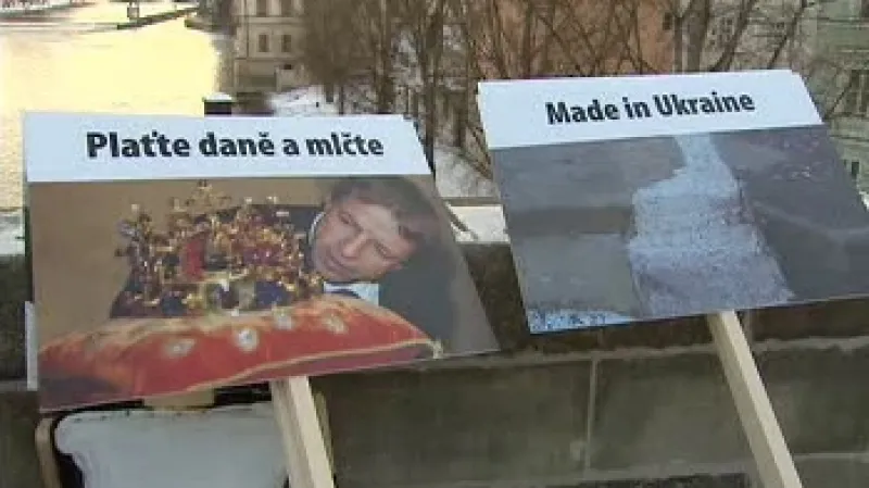 Demonstrace proti opravám Karlova mostu, pořádaná ASORKD (26. 1. 2010)