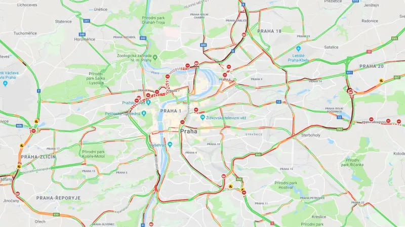 Uzavření Blanky zkomplikovalo ranní provoz v Praze